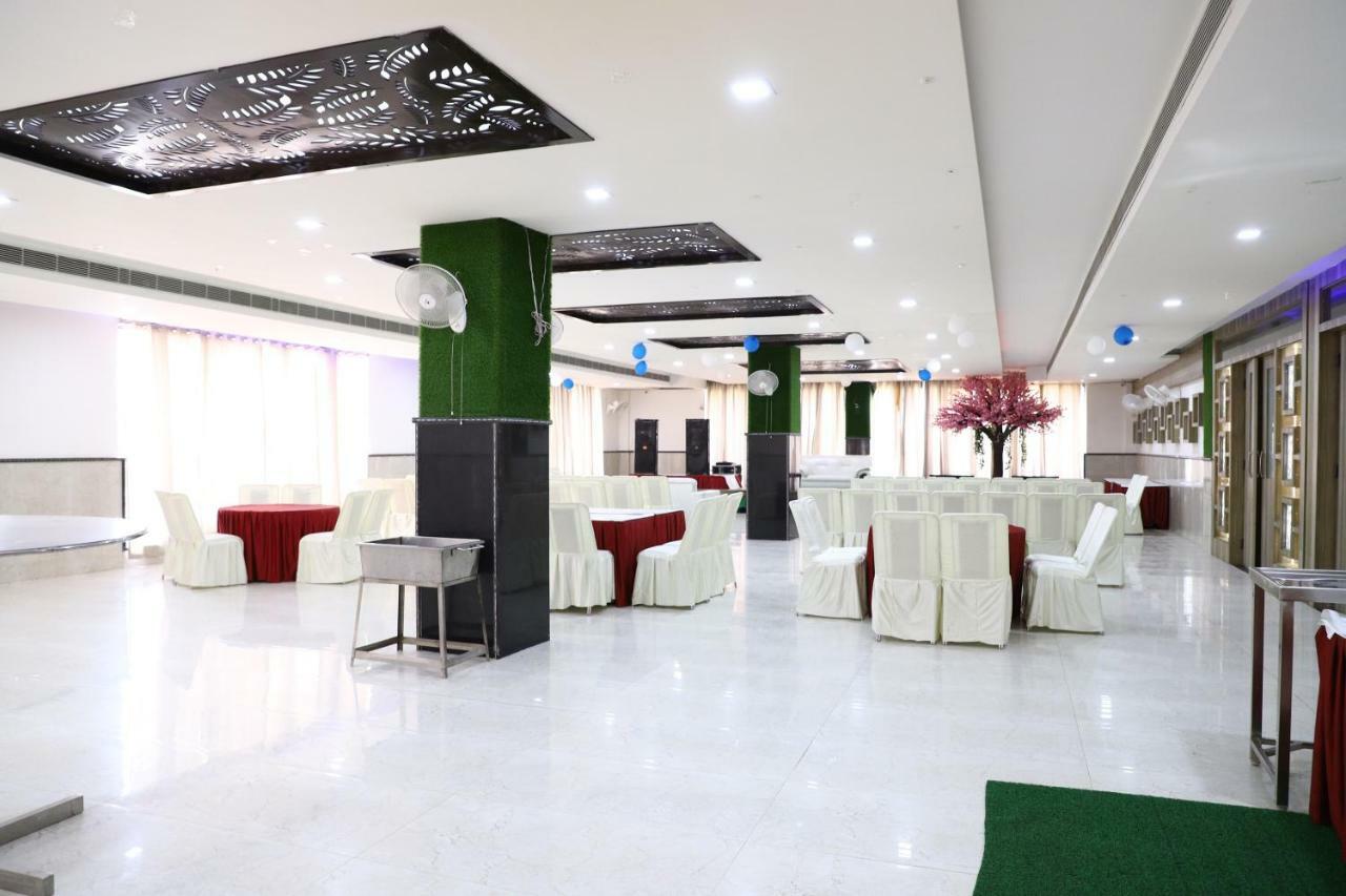 Diwan Hotel And Restaurant Surkhi Bagian luar foto