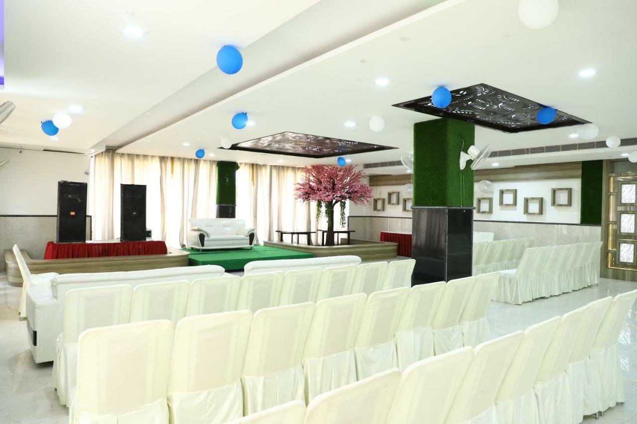 Diwan Hotel And Restaurant Surkhi Bagian luar foto