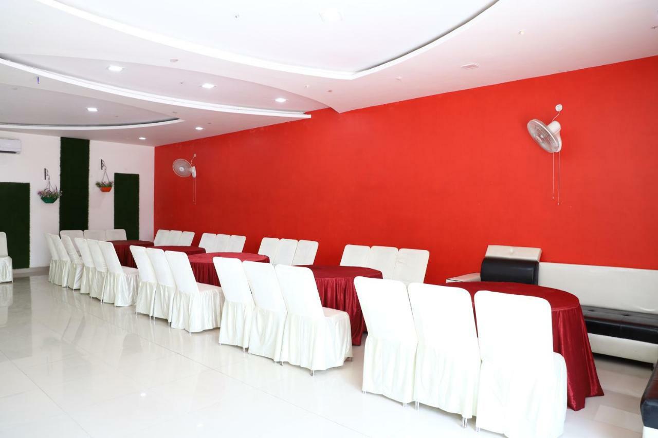 Diwan Hotel And Restaurant Surkhi Bagian luar foto