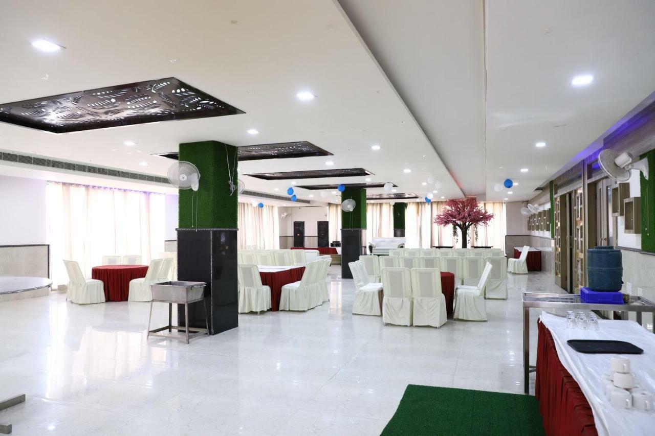 Diwan Hotel And Restaurant Surkhi Bagian luar foto