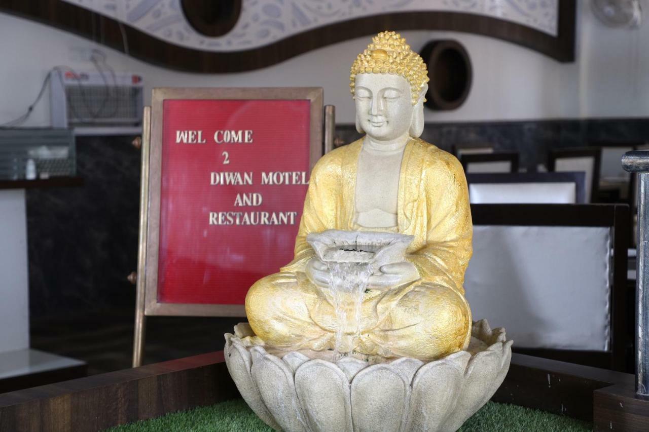 Diwan Hotel And Restaurant Surkhi Bagian luar foto
