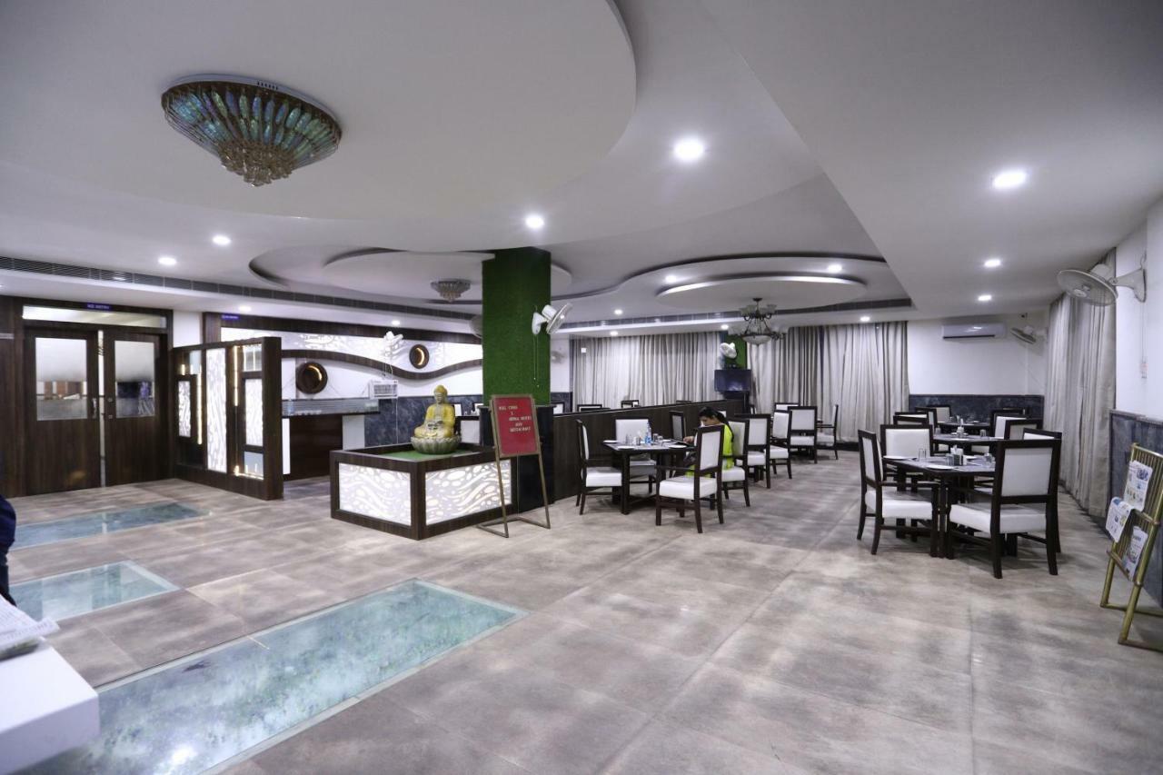 Diwan Hotel And Restaurant Surkhi Bagian luar foto