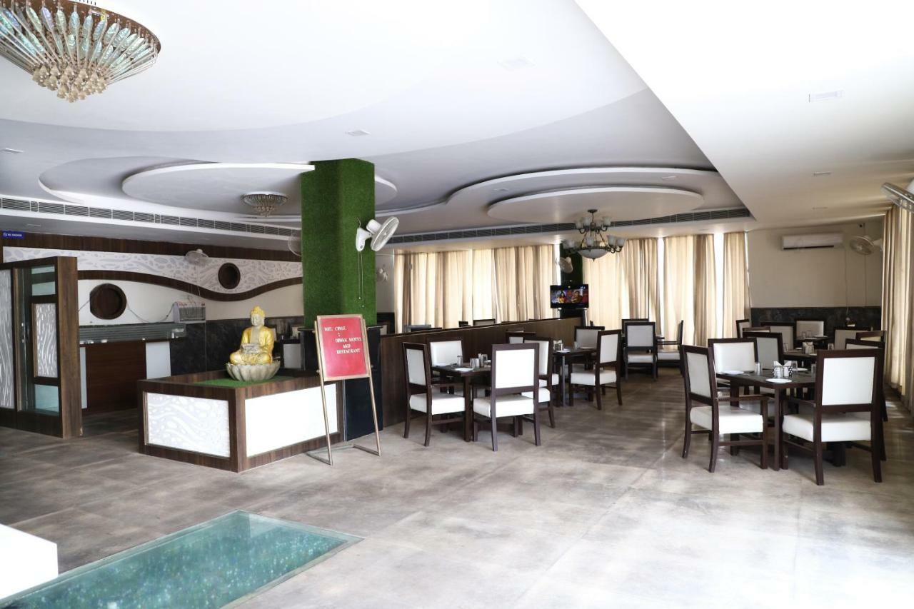 Diwan Hotel And Restaurant Surkhi Bagian luar foto